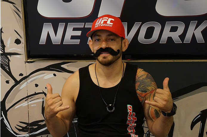 photo_galleries/TUF_Latam-Moustache-Photos/TUF_Latam-Moustache-Photos-DSC01842.jpg