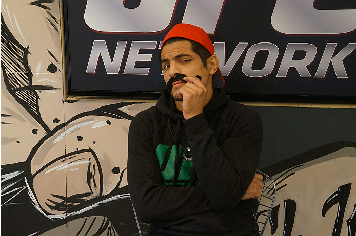 photo_galleries/TUF_Latam-Moustache-Photos/TUF_Latam-Moustache-Photos-DSC01856.jpg