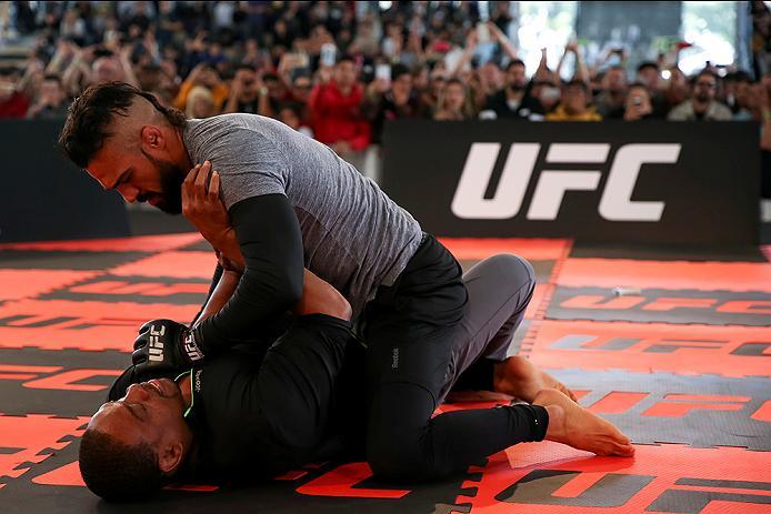 RIO DE JANEIRO, BRAZIL - MAY 11: Middleweight contender Vitor Belfort of Brazil holds an open training session at Arena da Baixada stadium on May 11, 2016 in Curitiba, Brazil. (Photo by Buda Mendes/Zuffa LLC/Zuffa LLC via Getty Images) ***Local Caption***