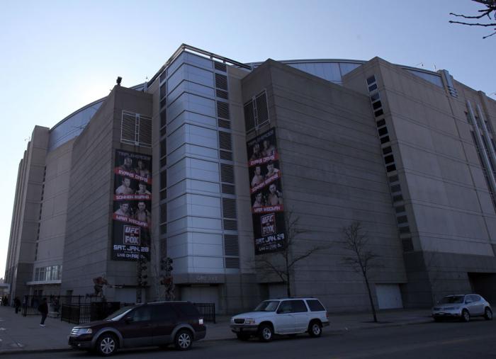 CHICAGO, IL - JANUARY 28: A general view of the outside of the arena before the UFC on FOX event at United Center on January 28, 2012 in Chicago, Illinois. (Photo by Josh Hedges/Zuffa LLC/Zuffa LLC via Getty Images)