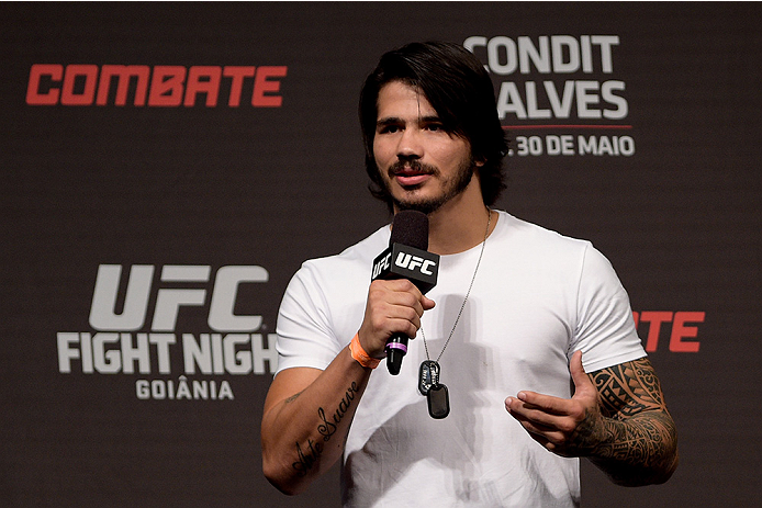 GOIANIA, BRAZIL - MAY 29: Welterweight fighter Erick Silva of Brazil interacts with fans during a Q&A session before the UFC Fight Night weigh-in at Goiania Arena on May 29, 2015 in Goiania, Brazil. (Photo by Buda Mendes/Zuffa LLC/Zuffa LLC via Getty Im