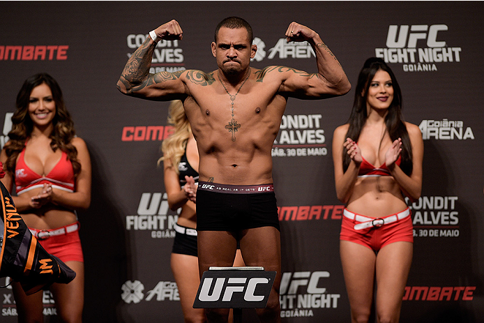 GOIANIA, BRAZIL - MAY 29: Welterweight fighter Luiz Dutra of Brazil weighs in during the UFC Fight Night Weigh-ins at Goiania Arena on May 29, 2015 in Goiania, Brazil. (Photo by Buda Mendes/Zuffa LLC/Zuffa LLC via Getty Images)