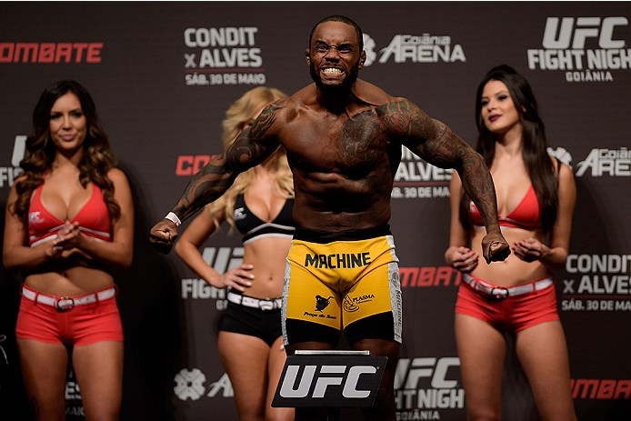 GOIANIA, BRAZIL - MAY 29: Welterweight fighter Wendell Oliveira of Brazil weighs in during the UFC Fight Night Weigh-ins at Goiania Arena on May 29, 2015 in Goiania, Brazil. (Photo by Buda Mendes/Zuffa LLC/Zuffa LLC via Getty Images)