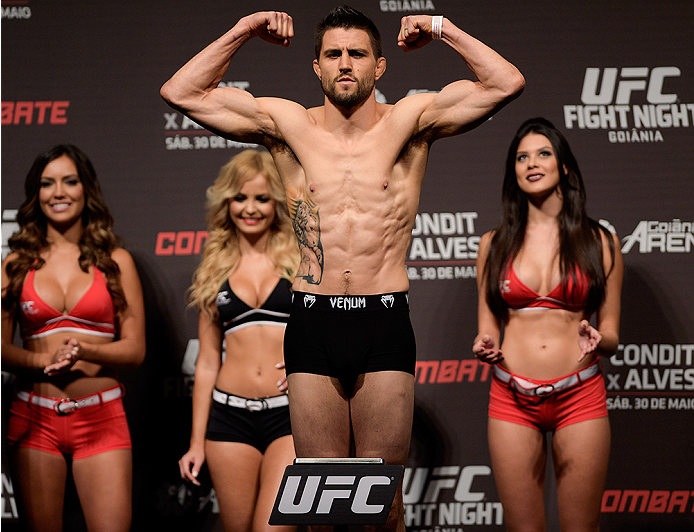 GOIANIA, BRAZIL - MAY 29: Welterweight fighter Carlos Condit of the United States weighs in during the UFC Fight Night Weigh-ins at Goiania Arena on May 29, 2015 in Goiania, Brazil. (Photo by Buda Mendes/Zuffa LLC/Zuffa LLC via Getty Images)