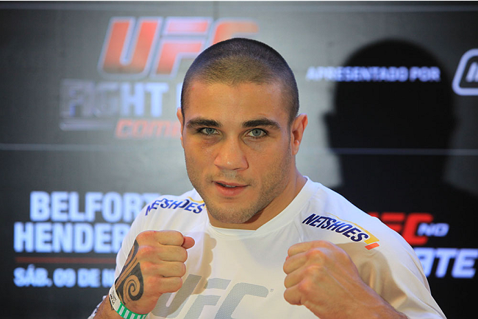 GOIANIA, BRAZIL - NOVEMBER 7: Daniel Sarafian poses the UFC Fight Night open workout at Buena Vista Shopping on November 7, 2013 in Goiania, Brazil. (Photo by Weimer Carvalho/Zuffa LLC/Zuffa LLC via Getty Images)