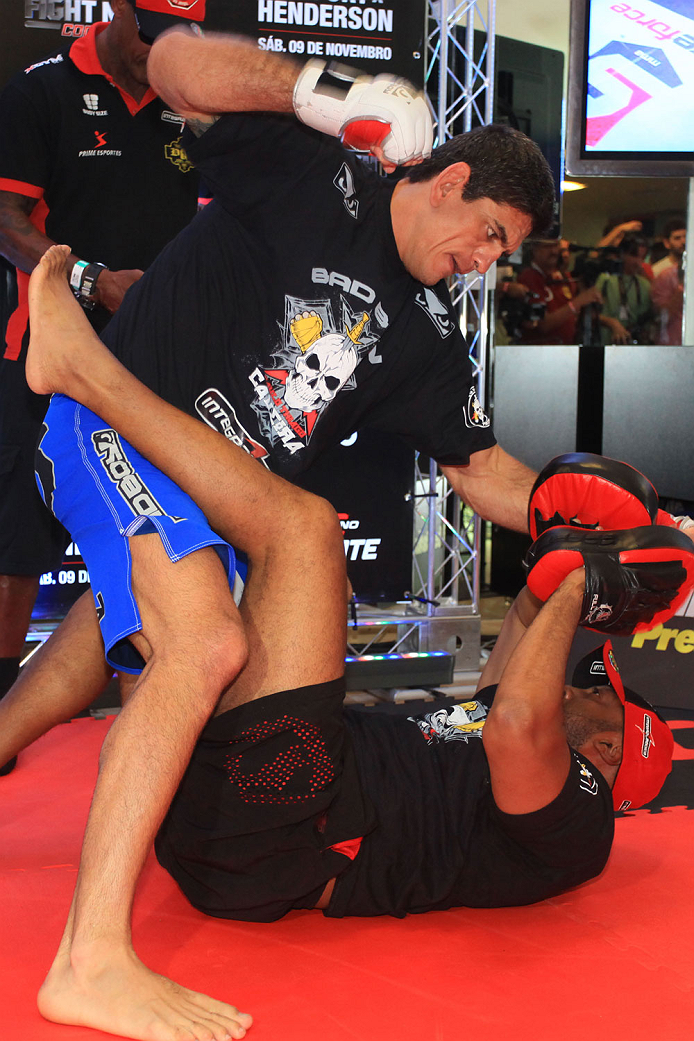 GOIANIA, BRAZIL - NOVEMBER 7: Paulo Thiago attends the UFC Fight Night open workout at Buena Vista Shopping on November 7, 2013 in Goiania, Brazil. (Photo by Weimer Carvalho/Zuffa LLC/Zuffa LLC via Getty Images)