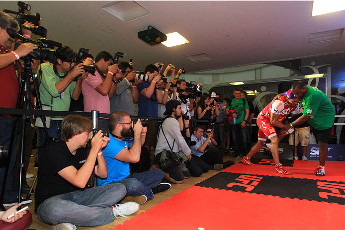 GOIANIA, BRAZIL - NOVEMBER 7: Vitor Belfort attends the UFC Fight Night open workout at Buena Vista Shopping on November 7, 2013 in Goiania, Brazil. (Photo by Weimer Carvalho/Zuffa LLC/Zuffa LLC via Getty Images)