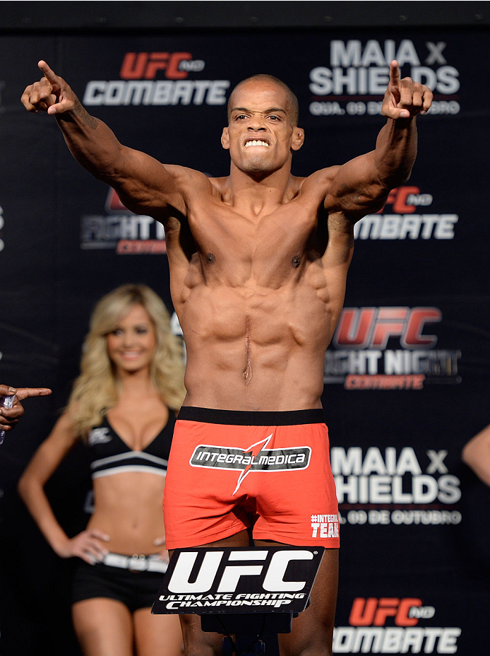 BARUERI, BRAZIL - OCTOBER 8: Alan Patrick weighs-in during the UFC Fight Night: Maia v Shields weigh-in at the Ginasio Jose Correa on October 8, 2013 in Barueri, Sao Paulo, Brazil. (Photo by Jeff Bottari/Zuffa LLC/Zuffa LLC via Getty Images)