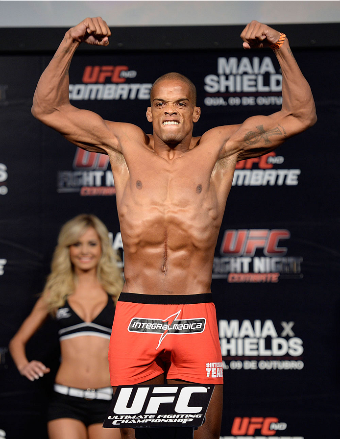 BARUERI, BRAZIL - OCTOBER 8: Alan Patrick weighs-in during the UFC Fight Night: Maia v Shields weigh-in at the Ginasio Jose Correa on October 8, 2013 in Barueri, Sao Paulo, Brazil. (Photo by Jeff Bottari/Zuffa LLC/Zuffa LLC via Getty Images)