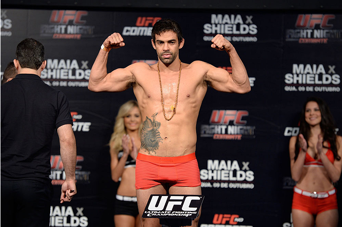 BARUERI, BRAZIL - OCTOBER 8: Yan Cabral weighs-in during the UFC Fight Night: Maia v Shields weigh-in at the Ginasio Jose Correa on October 8, 2013 in Barueri, Sao Paulo, Brazil. (Photo by Jeff Bottari/Zuffa LLC/Zuffa LLC via Getty Images)