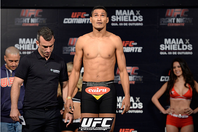 BARUERI, BRAZIL - OCTOBER 8: Ildemar Alcantara weighs-in during the UFC Fight Night: Maia v Shields weigh-in at the Ginasio Jose Correa on October 8, 2013 in Barueri, Sao Paulo, Brazil. (Photo by Jeff Bottari/Zuffa LLC/Zuffa LLC via Getty Images)