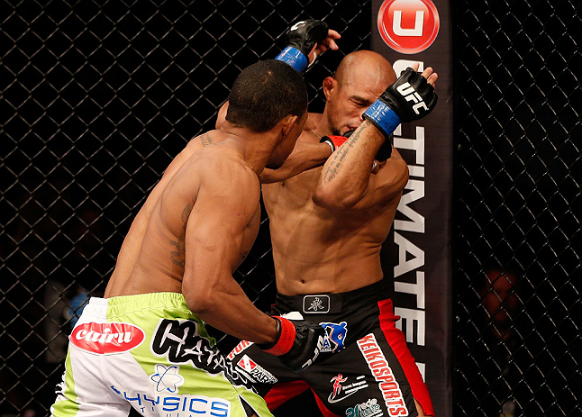 JARAGUA DO SUL, BRAZIL - MAY 18: (L-R) Yuri Alcantara punches Iliarde Santos in their bantamweight bout during the UFC on FX event on May 18, 2013 at Arena Jaragua in Jaragua do Sul, Santa Catarina, Brazil. (Photo by Josh Hedges/Zuffa LLC/Zuffa LLC via Ge