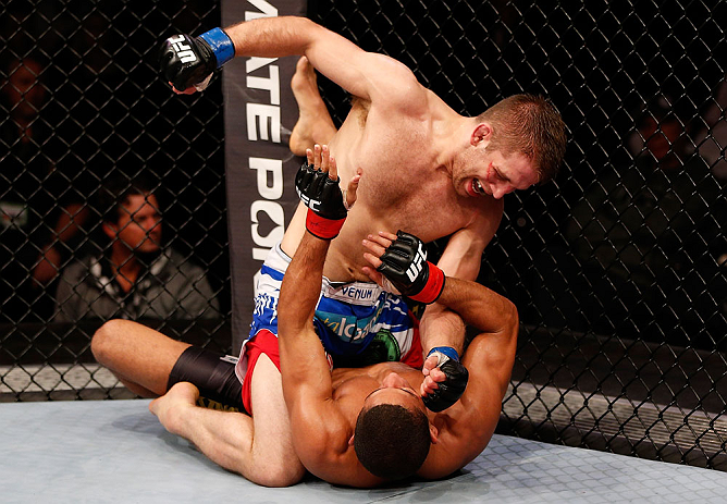 JARAGUA DO SUL, BRAZIL - MAY 18: (L-R) Nik Lentz punches Hacran Dias in their featherweight bout during the UFC on FX event on May 18, 2013 at Arena Jaragua in Jaragua do Sul, Santa Catarina, Brazil. (Photo by Josh Hedges/Zuffa LLC/Zuffa LLC via Getty Ima