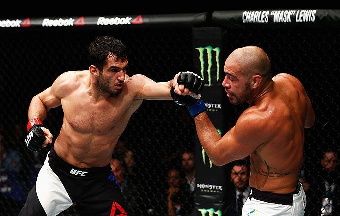 LONDON, ENGLAND - FEBRUARY 27: Gegard Mousasi of Netherlands (L) and Thales Leites of Brazil (R) compete in their Middleweight bout during the UFC Fight Night held at at Indigo at The O2 Arena on February 27, 2016 in London, England. (Photo by Dean Mouh