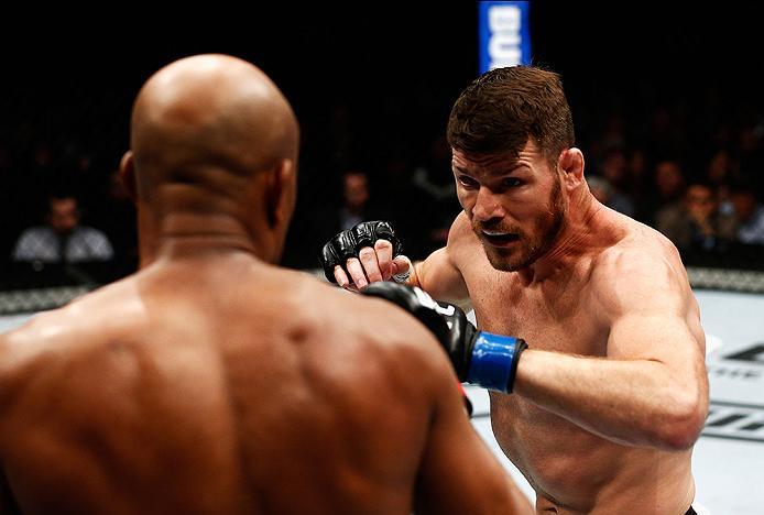 LONDON, ENGLAND - FEBRUARY 27: Anderson 'The Spider' Silva of Brazil (L) and Michael 'The Count' Bisping of England (R) compete in their Middleweight bout during the UFC Fight Night held at at Indigo at The O2 Arena on February 27, 2016 in London, Englan