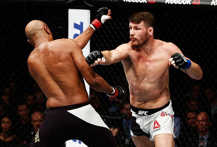 LONDON, ENGLAND - FEBRUARY 27: Anderson 'The Spider' Silva of Brazil (L) and Michael 'The Count' Bisping of England (R) compete in their Middleweight bout during the UFC Fight Night held at at Indigo at The O2 Arena on February 27, 2016 in London, Englan