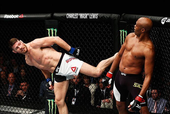LONDON, ENGLAND - FEBRUARY 27: Anderson 'The Spider' Silva of Brazil (R) and Michael 'The Count' Bisping of England (L) compete in their Middleweight bout during the UFC Fight Night held at at Indigo at The O2 Arena on February 27, 2016 in London, Englan