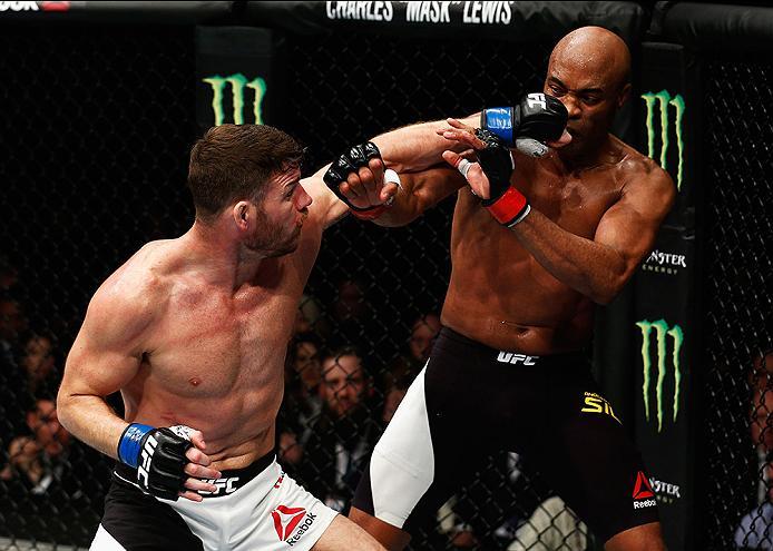 LONDON, ENGLAND - FEBRUARY 27: Anderson 'The Spider' Silva of Brazil (R) and Michael 'The Count' Bisping of England (L) compete in their Middleweight bout during the UFC Fight Night held at at Indigo at The O2 Arena on February 27, 2016 in London, Englan