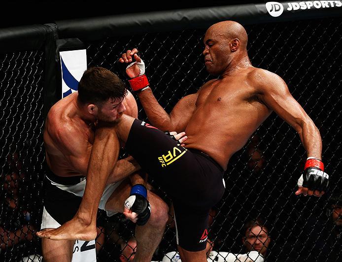 LONDON, ENGLAND - FEBRUARY 27: Anderson 'The Spider' Silva of Brazil (R) and Michael 'The Count' Bisping of England (L) compete in their Middleweight bout during the UFC Fight Night held at at Indigo at The O2 Arena on February 27, 2016 in London, Englan