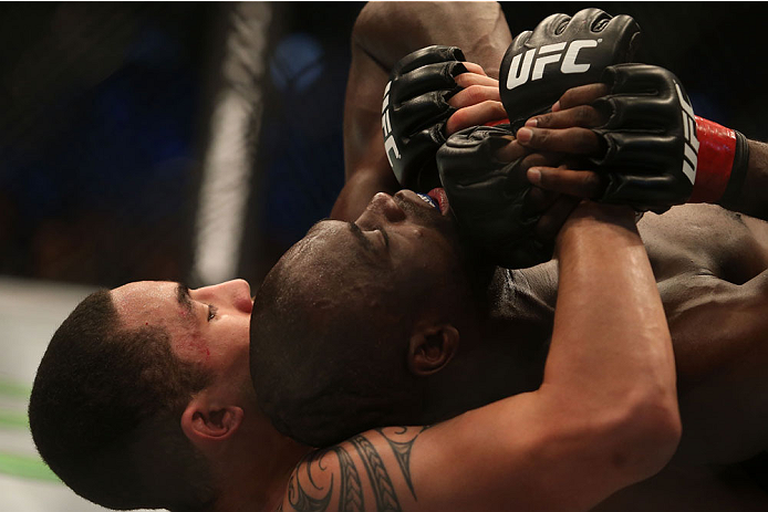 MELBOURNE, AUSTRALIA - NOVEMBER 15: Robert Whittaker of New Zealand (L) and Uriah Hall of Jamaica compete in their middleweight bout during the UFC 193 event at Etihad Stadium on November 15, 2015 in Melbourne, Australia. (Photo by Pat Scala /Zuffa LLC/