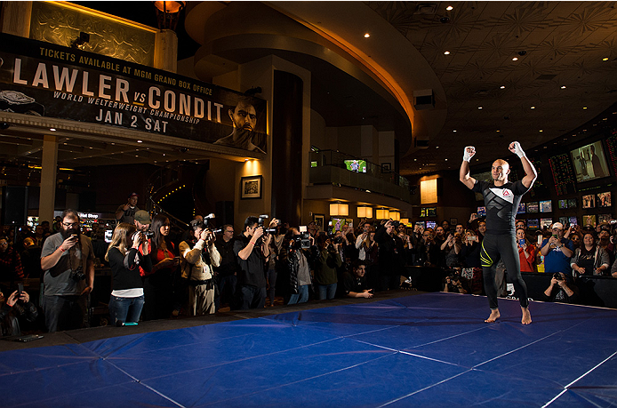 LAS VEGAS, NEVADA - DECEMBER 30: UFC welterweight champion Robbie Lawler holds an open training session for fans and media at the MGM Grand Hotel/Casino on December 30, 2015 in Las Vegas Nevada. (Photo by Brandon Magnus/Zuffa LLC/Zuffa LLC via Getty Ima