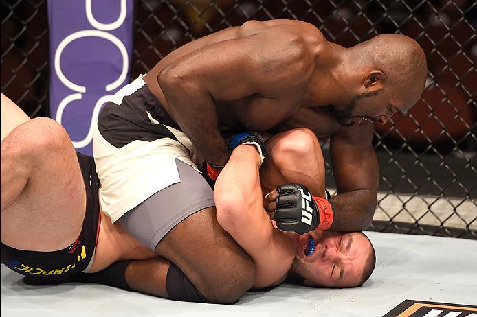 INGLEWOOD, CA - JUNE 04: Kevin Casey and Elvis Mutapcic wrestle during their middleweight bout during the UFC 199 event at The Forum on June 4, 2016 in Inglewood, California. (Photo by Josh Hedges/Zuffa LLC/Zuffa LLC via Getty Images)