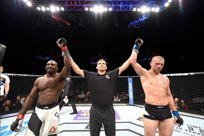 INGLEWOOD, CA - JUNE 04: The fight between Kevin Casey and Elvis Mutapcic of Bosnia is announced a majority draw after their middleweight bout during the UFC 199 event at The Forum on June 4, 2016 in Inglewood, California. (Photo by Josh Hedges/Zuffa L