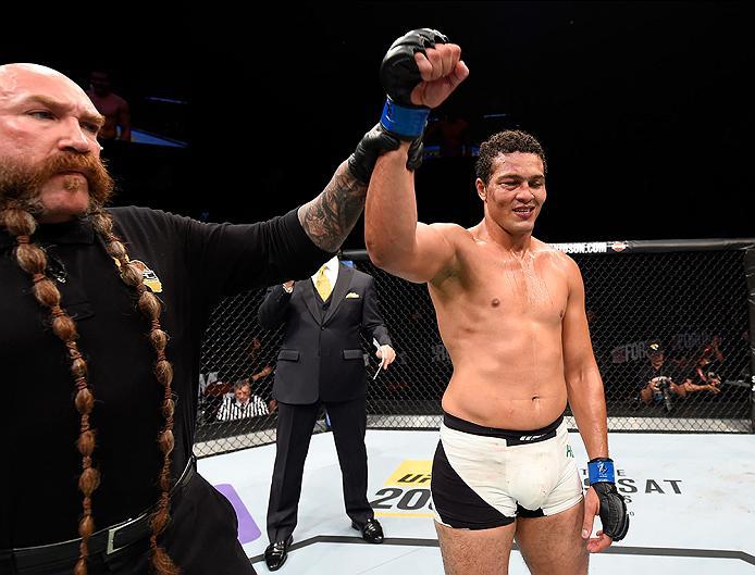 INGLEWOOD, CA - JUNE 04: Henrique da Silva wins by TKO in the second round against Jonathan Wilson in their light heavyweight bout during the UFC 199 event at The Forum on June 4, 2016 in Inglewood, California. (Photo by Josh Hedges/Zuffa LLC/Zuffa LLC