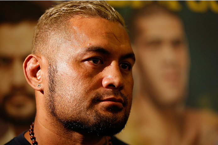 BRISBANE, AUSTRALIA - DECEMBER 05: Mark Hunt interacts with media during the UFC Ultimate Media Day at the Brisbane Marriott Hotel on December 5, 2013 in Brisbane, Australia. (Photo by Josh Hedges/Zuffa LLC/Zuffa LLC via Getty Images)