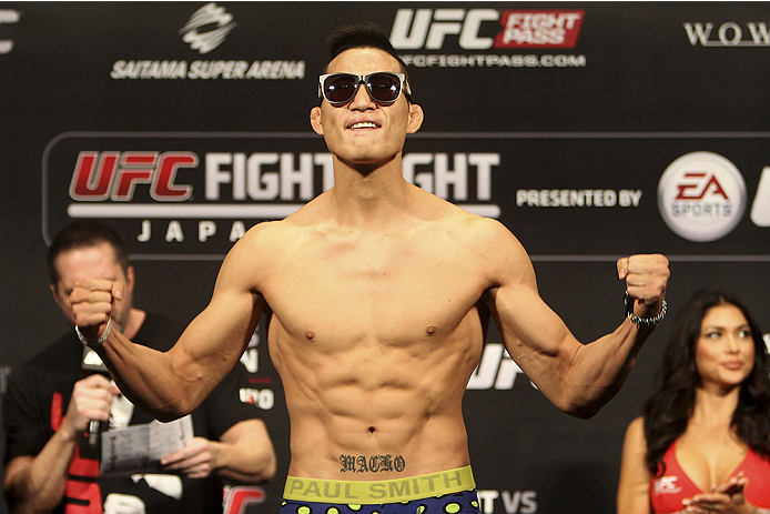 SAITAMA, JAPAN - SEPTEMBER 19: Hyun Gyu Lim steps on the scale during the UFC Fight Night weigh-in event on September 19, 2014 in Saitama, Japan. (Photo by Mitch Viquez/Zuffa LLC/Zuffa LLC via Getty Images)
