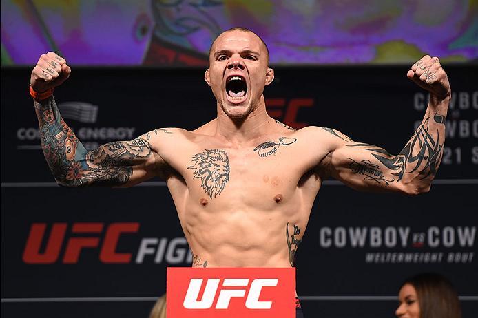 PITTSBURGH, PA - FEBRUARY 20: Anthony Smith of the United States steps on the scale during the UFC Fight Night weigh-in at Stage AE on February 20, 2016 in Pittsburgh, Pennsylvania. (Photo by Jeff Bottari/Zuffa LLC/Zuffa LLC via Getty Images)