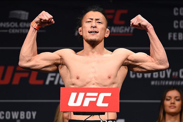 PITTSBURGH, PA - FEBRUARY 20: Tatsuya Kawajiri of Japan steps on the scale during the UFC Fight Night weigh-in at Stage AE on February 20, 2016 in Pittsburgh, Pennsylvania. (Photo by Jeff Bottari/Zuffa LLC/Zuffa LLC via Getty Images)