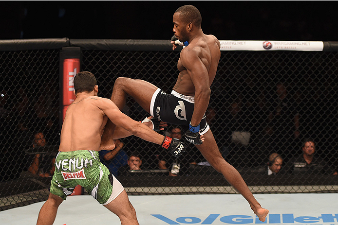 UBERLANDIA, BRAZIL - NOVEMBER 08: Leon Edwards of England kicks Claudio Silva of Brazil in their welterweight bout during the UFC Fight Night at Sabiazinho Gymnasium on November 8, 2014 in Uberlandia, Brazil. (Photo by Buda Mendes/Zuffa LLC/Zuffa LLC vi