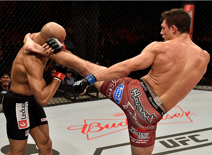 UBERLANDIA, BRAZIL - NOVEMBER 08: Warlley Alves of Brazil kicks Alan Jouban of the United States in their welterweight bout during the UFC Fight Night at Sabiazinho Gymnasium on November 8, 2014 in Uberlandia, Brazil. (Photo by Buda Mendes/Zuffa LLC/Zu