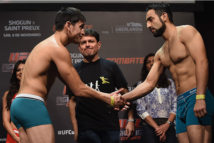 UBERLANDIA, BRAZIL - NOVEMBER 07: (L-R) Opponents Diego Rivas and Rodolfo Rubio face off during the UFC Fight Night weigh-in at Sabiazinho Gymnasium on November 7, 2014 in Uberlandia, Brazil. (Photo by Buda Mendes/Zuffa LLC/Zuffa LLC via Getty Images)