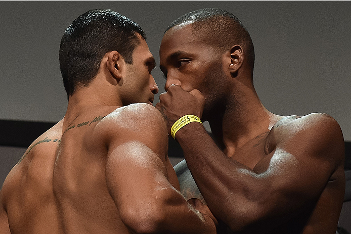 UBERLANDIA, BRAZIL - NOVEMBER 07: (L-R) Opponents Claudio Silva of Brazil and Leon Edwards of England face off during the UFC Fight Night weigh-in at Sabiazinho Gymnasium on November 7, 2014 in Uberlandia, Brazil. (Photo by Buda Mendes/Zuffa LLC/Zuffa