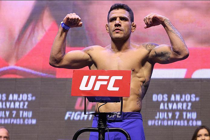 LAS VEGAS, NV - JULY 06: UFC lightweight champion Rafael dos Anjos steps on the scale during the UFC Fight Night Weigh-in event at the T-Mobile Arena on July 6, 2016 in Las Vegas, Nevada. (Photo by Ed Mulholland/Zuffa LLC/Zuffa LLC via Getty Images)