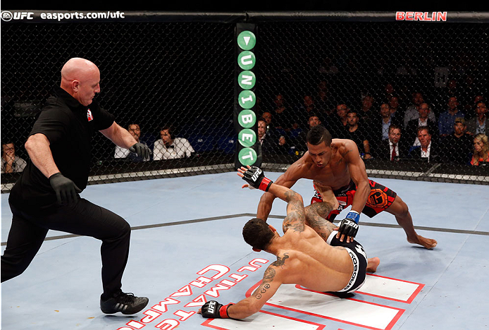 BERLIN, GERMANY - MAY 31: Iuri Alcantar (R) fights Vaughan Lee during the Iuri Alcantara vs. Vaughan Lee at UFC Fight Night Berlin event at O2 World on May 31, 2014 in Berlin, Germany. (Photo by Boris Streubel/Zuffa LLC/Zuffa LLC via Getty Images)