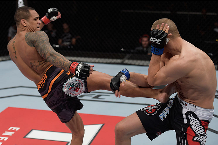 GOIANIA, BRAZIL - MAY 31: Luiz Dutra of Brazil kicks Tom Breese of England in their welterweight UFC bout during the UFC Fight Night Condit v Alves at Arena Goiania on May 30, 2015 in Goiania. (Photo by Buda Mendes/Zuffa LLC/Zuffa LLC via Getty Images)