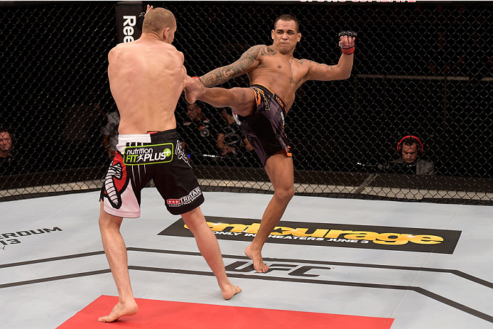 GOIANIA, BRAZIL - MAY 30: Luiz Dutra of Brazil kicks Tom Breese of England in their welterweight UFC bout during the UFC Fight Night Condit v Alves at Arena Goiania on May 30, 2015 in Goiania. (Photo by Buda Mendes/Zuffa LLC/Zuffa LLC via Getty Images)