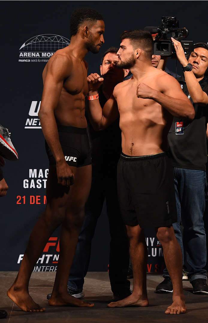 MONTERREY, MEXICO - NOVEMBER 20: (L-R) Opponents Neil Magny of the United States and Kelvin Gastelum of the United States face off during the UFC weigh-in at the Arena Monterrey on November 20, 2015 in Monterrey, Mexico. (Photo by Jeff Bottari/Zuffa LLC/