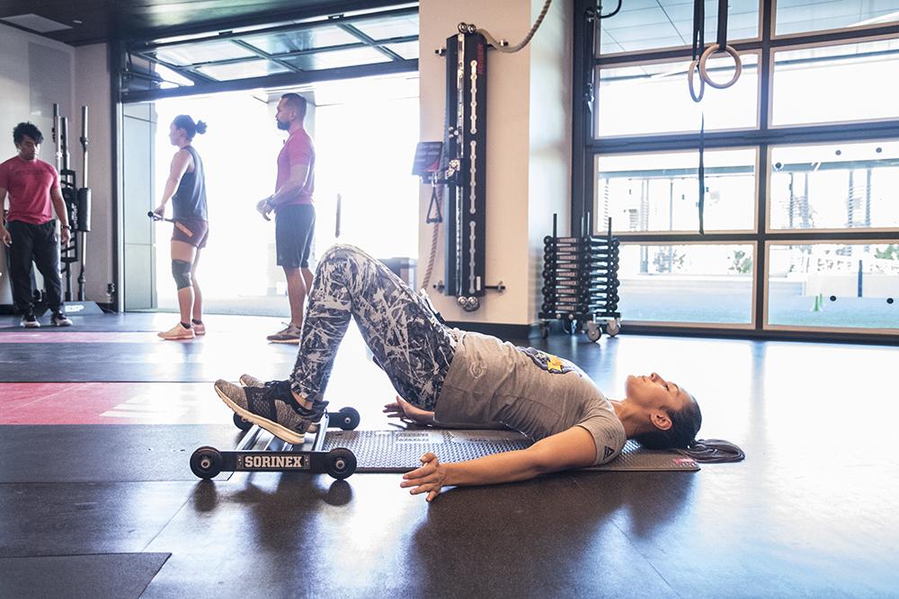 Alexa Grasso durante recuperación en el UFC Performance Institute