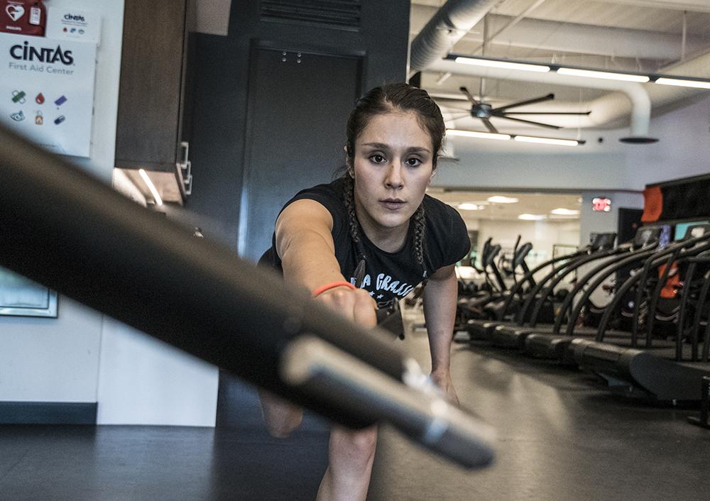 Alexa Grasso durante recuperación en el UFC Performance Institute
