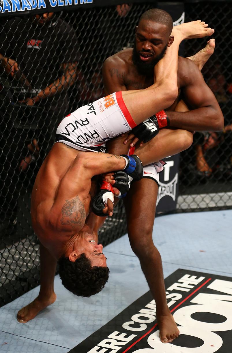 Jones vs Belfort (Photo By Al Bello/Zuffa LLC)
