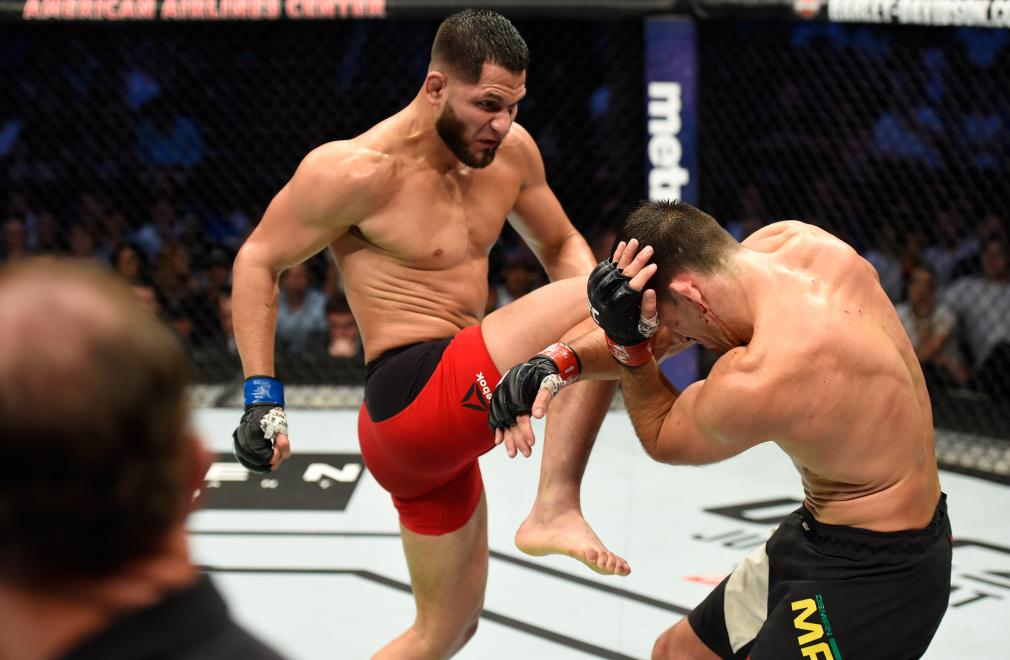 Jorge Masvidal knees Demian Maia